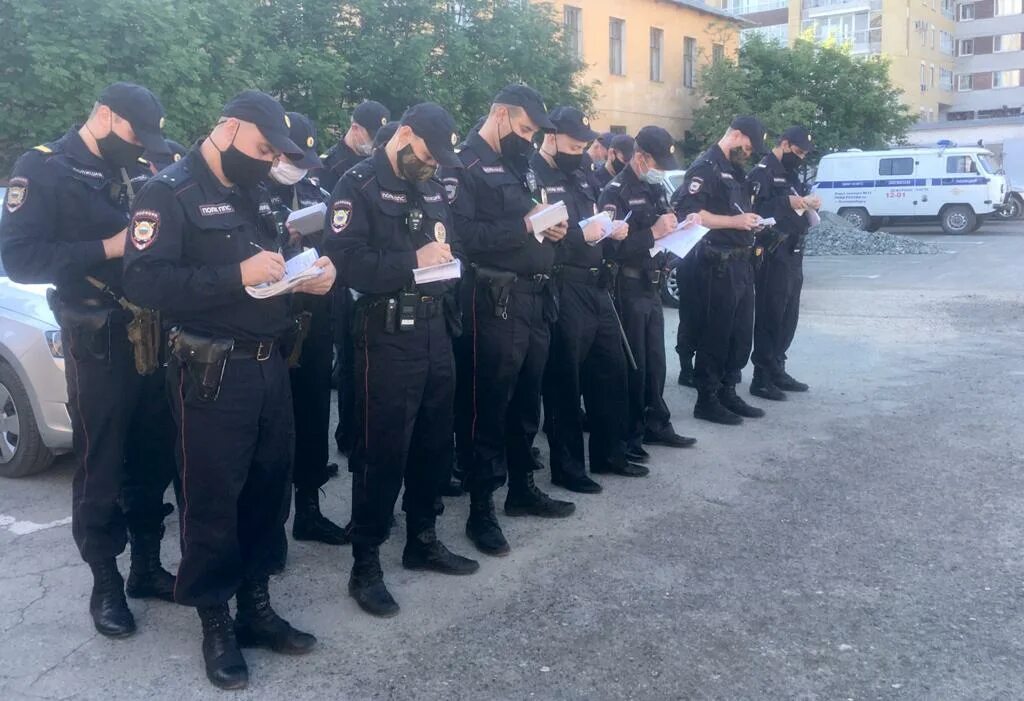 Полиция Екатеринбург. Полиция метро Екатеринбург. Екатеринбургский метрополитен полиция. Полиция в екатеринбургском метро. Екатеринбург номер полиции отдела