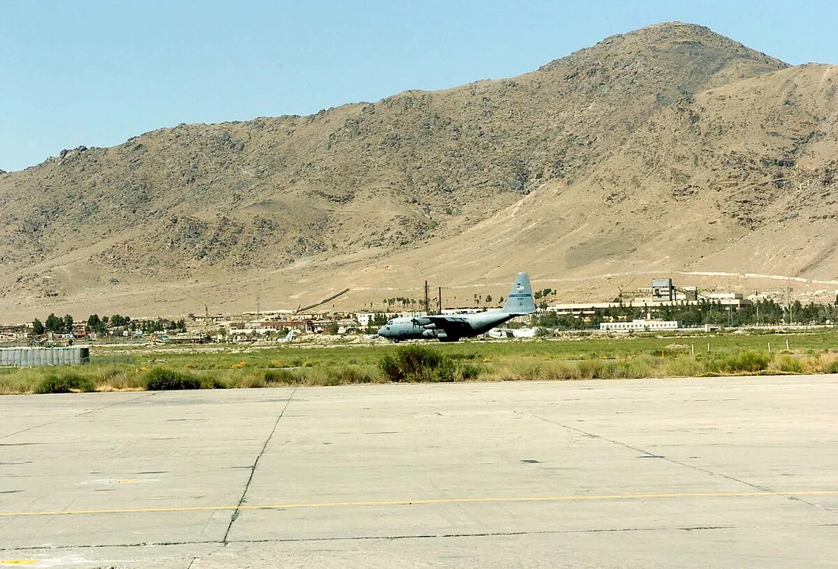 Аэропорты средней азии. Афганистан аэродром Кандагар. Кабул аэропорт 1985. Афганистан 1979 аэродром Кабула. Кандагар город аэропорт.