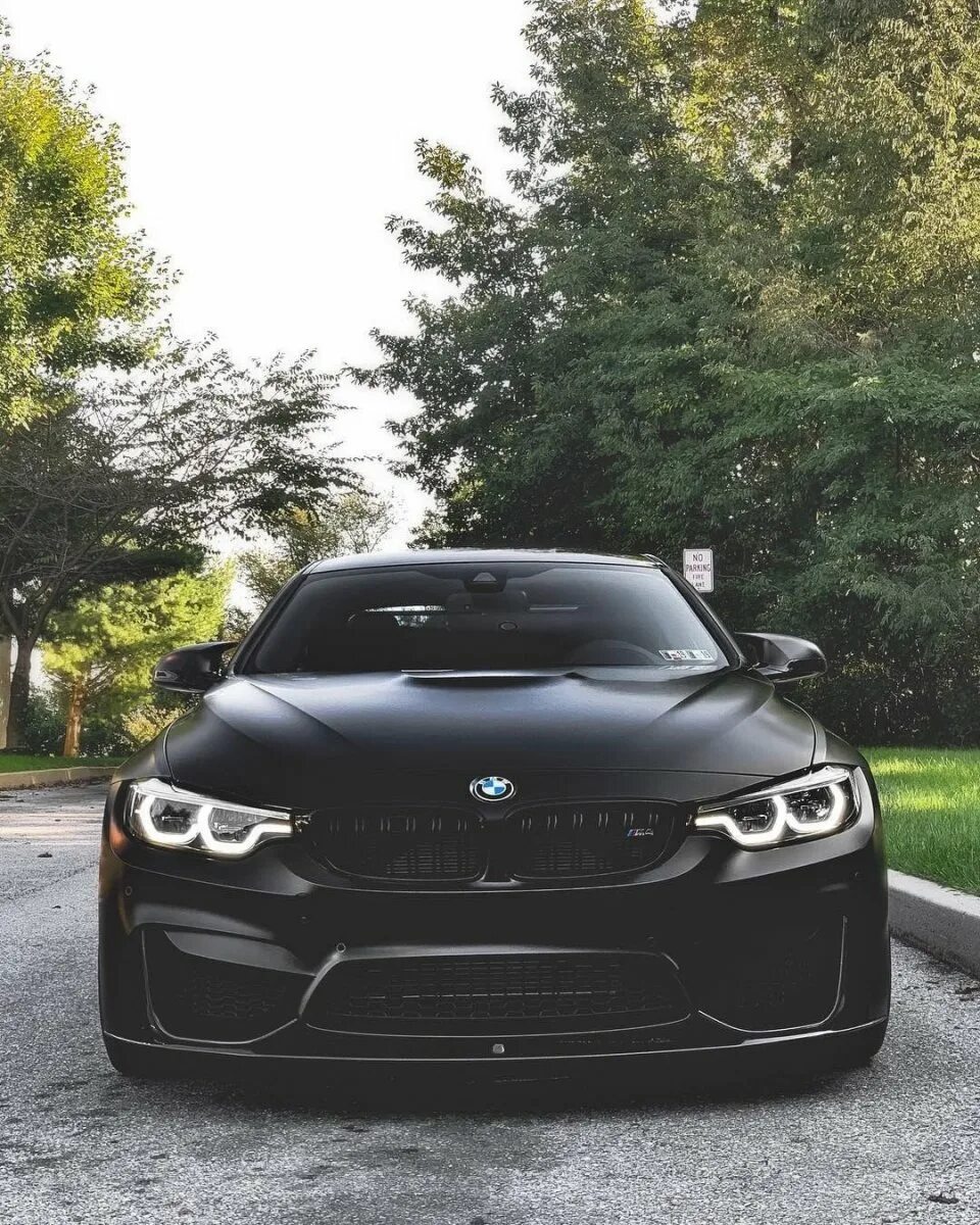 Bmw черная матовая. BMW m4 f82 Black. BMW m4 черная. BMW m4 Black Matte. БМВ м4 черная матовая.