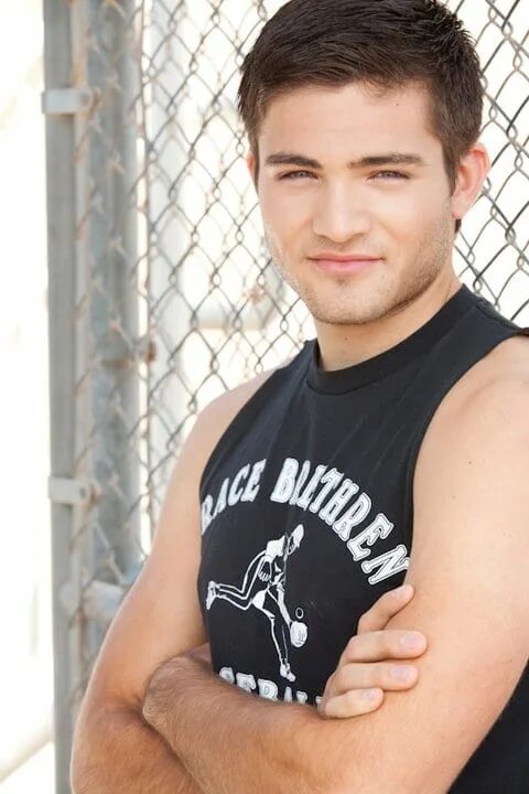 Рейли макклендон горячее. Рейли макклендон голый. Рейли макклендон голый. Рейли макклендон актер. Рейли макклендон актер.