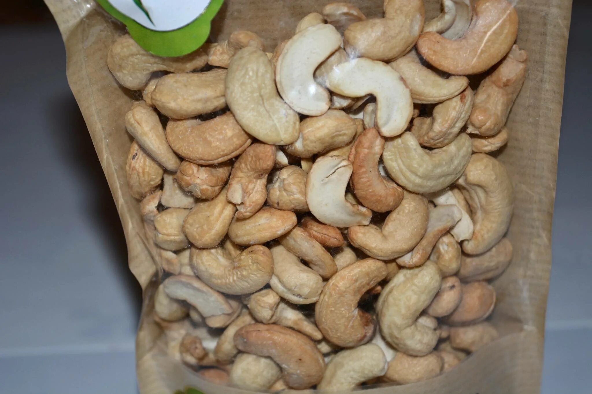 кешью королевский. кешью на ночь можно. кешью нежареный. реальные орешки (кешью 100гр.