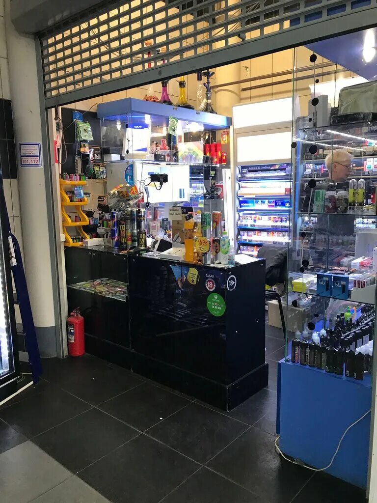 магазин табачок город курск на льговском фото. табачный магазин курилка. тц беляево табачка. табачный магазин новороссийск. магазин курительных принадлежностей рядом.