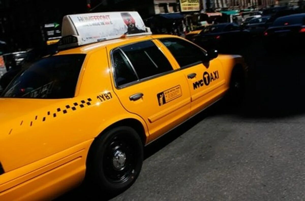 Такси левый берег. Такси фото. Такси Нью-Йорка. Южное такси Ялта. Самое быстрое такси.