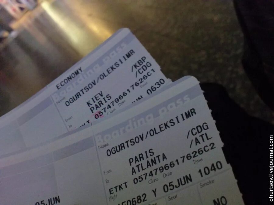 Билет другая жизнь. Билеты в Париж фото. Билет в Америку. Билет на самолет в Париж. Два билета в Москву.