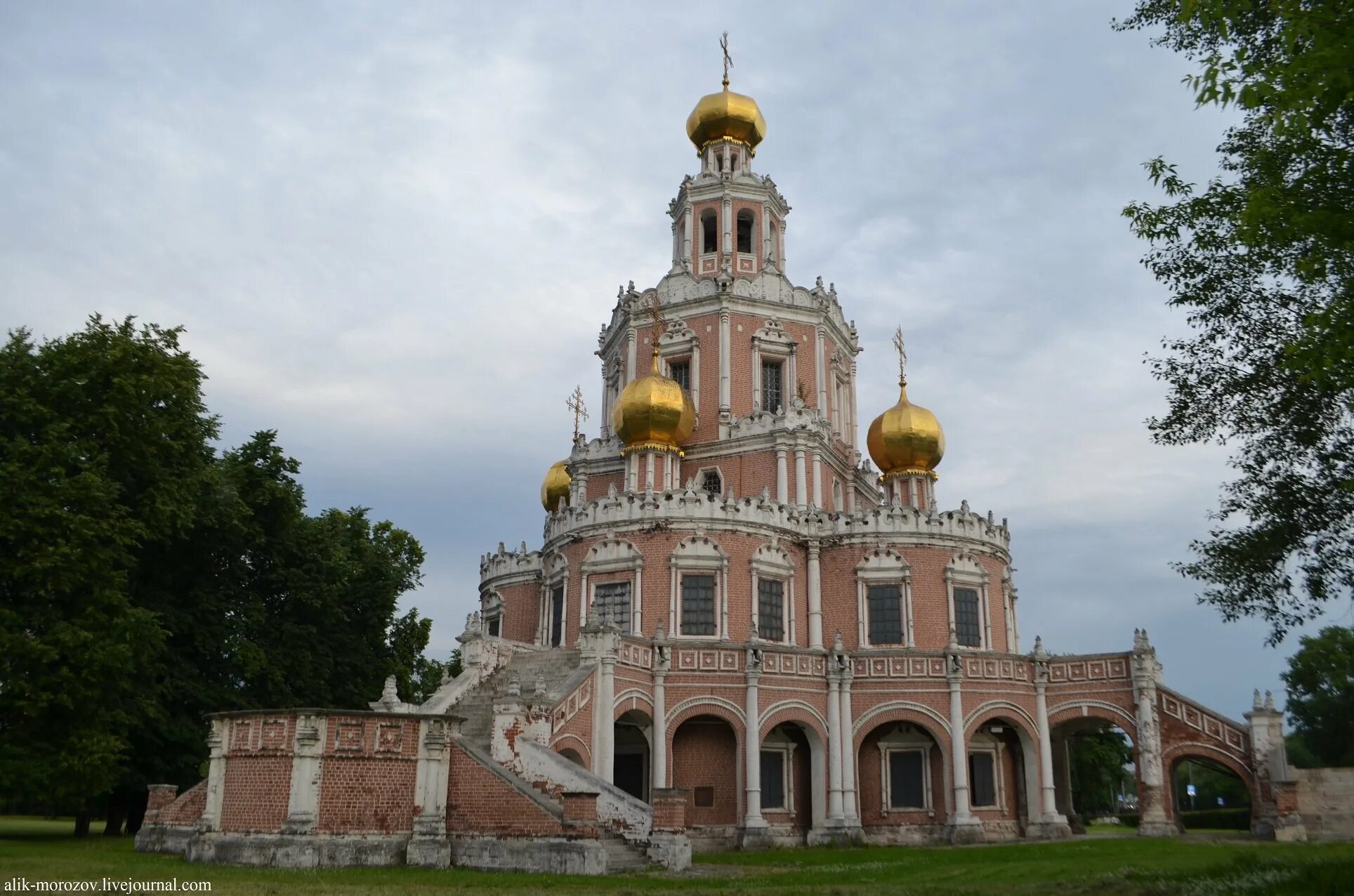 Церковь покрова филе. Храм покрова пресвятой богородицы в филях. храм покрова пресвятой богородицы ву филяых. храм покрова пресвятой богородице в филях. церковь покрова в филях (1693– 1695).