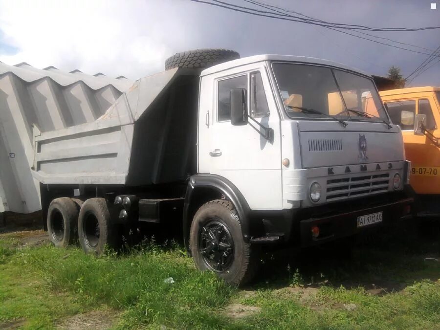 камаз 55111 серый. авито камаз самосвал бу 5511. камаз 5511 1990. камаз самосвал 55111 с серой кабиной. камаз 5511 красный.