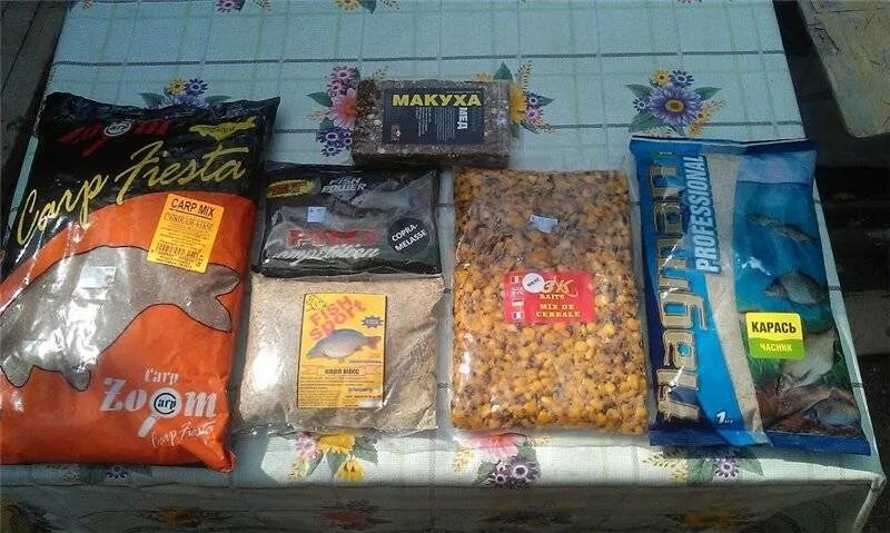 Лучшая прикормка на карася в мае. Прикормка для карася. Прикормка для карпа. Прикормка для карася магазинная. Прикормка для фидера на карася.