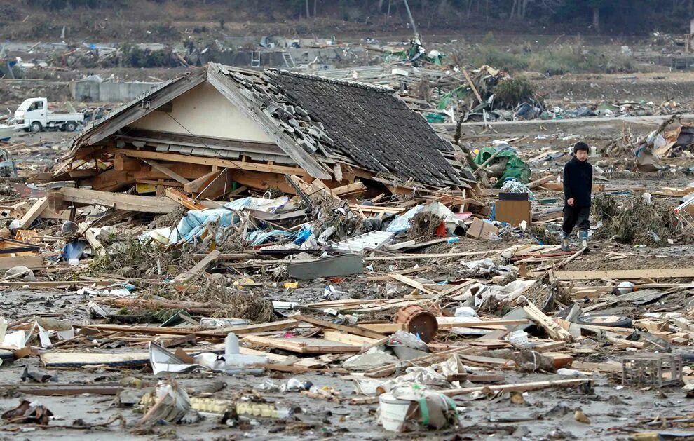 Землетрясение цунами. Япония ЦУНАМИ землетрясение в Японии 2011 2011. Сендай землетрясение 2011. Землетрясение Сендай 2011 Япония.