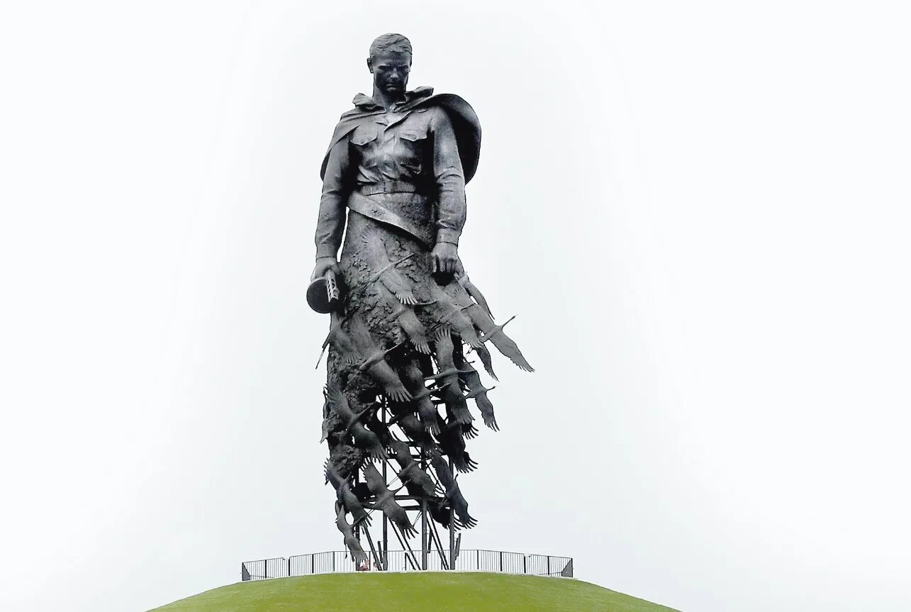 Памятник воину новый. Мемориал воину-освободителю в кузбассе. Монумент воину освободителю в кемерово. Мемориал ржев. Памятник воину новый.