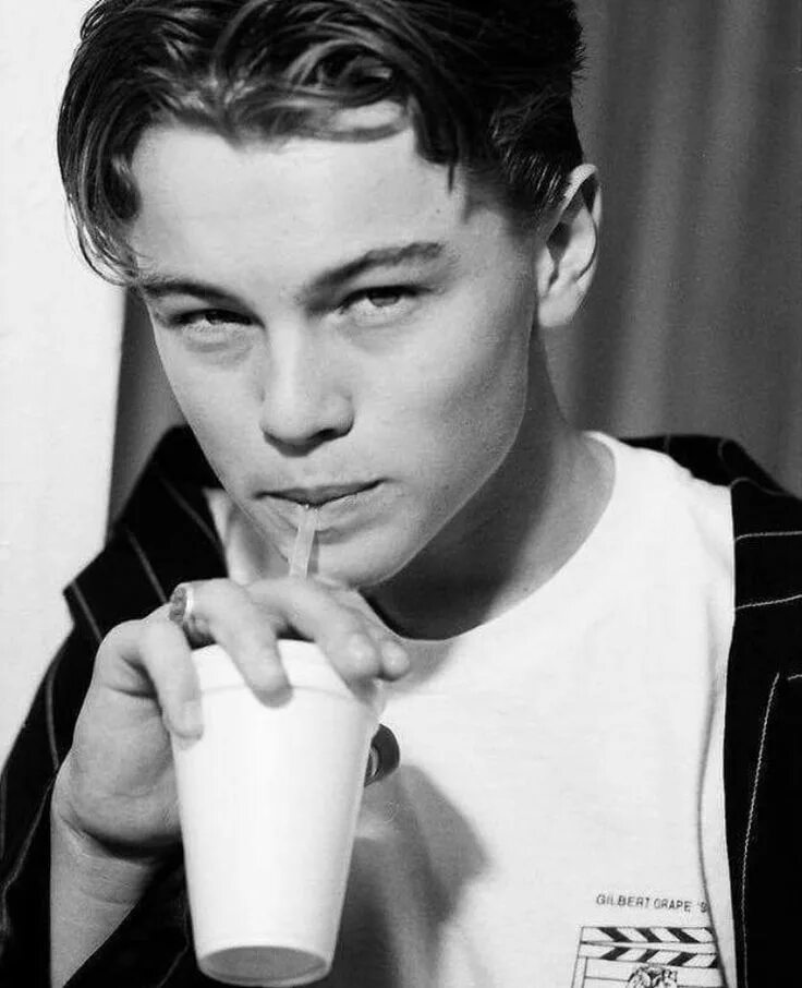 Young leonardo dicaprio. Леонардо ди Каприо молодой. Леонарда Дикапри в молодасти. Леонардо ди Каприо в молодости. Леонардо ликаприо в молодости.