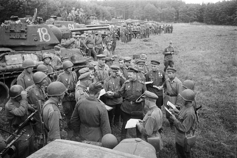 Сандомирский плацдарм 1944. Львовско-Сандомирская операция 1944. Льво́вско-Сандоми́рская опера́ция (13 июля — 29 августа 1944). 13 Июля 1944 Львовско-Сандомирская операция. Сандомирская операция 1944