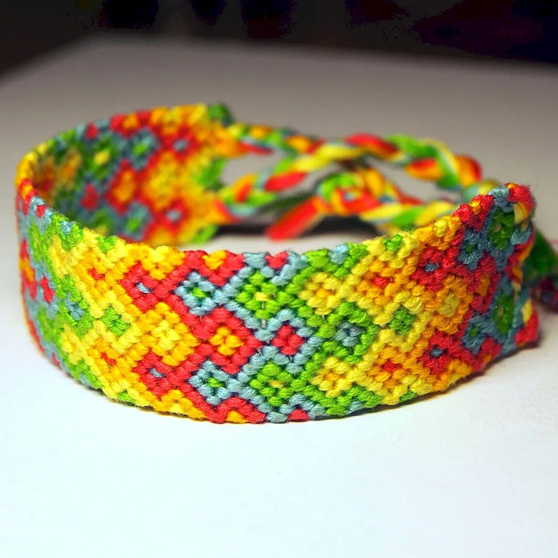 браслет фенечка. феечки. феички. плетеный браслет. браслет фенечка.