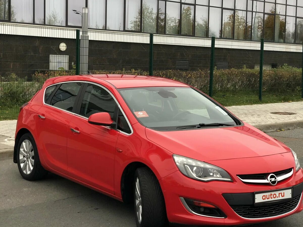 Купить опель j хэтчбек. Opel Astra j красная.