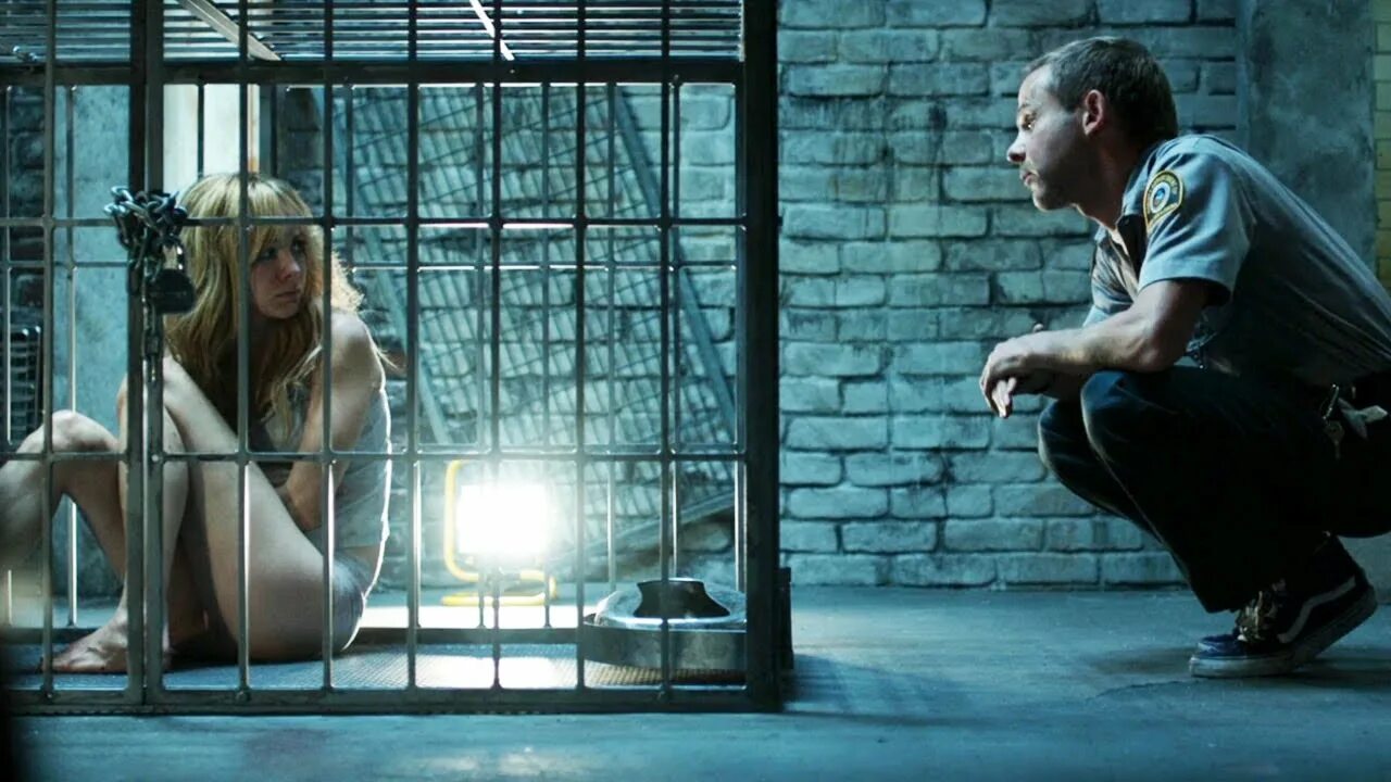 Питомец фильм 2016 дженнет. Фильм питомец (2016) ужасы, триллер. Похитил девушку и запер. В клетке фильм 2018. Связанная джессика альба.