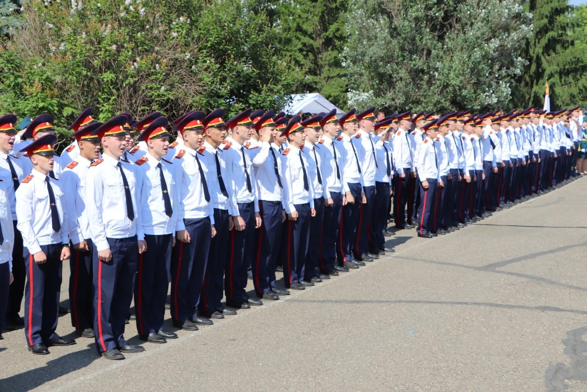 Губернаторская кадетская школа интернат. Тренировка парада в явасе. Губернаторская кадетская школа-интернат мчс кемерово. Кадетская школа интернат мчс. Губернаторская кадетская школа-интернат мчс.