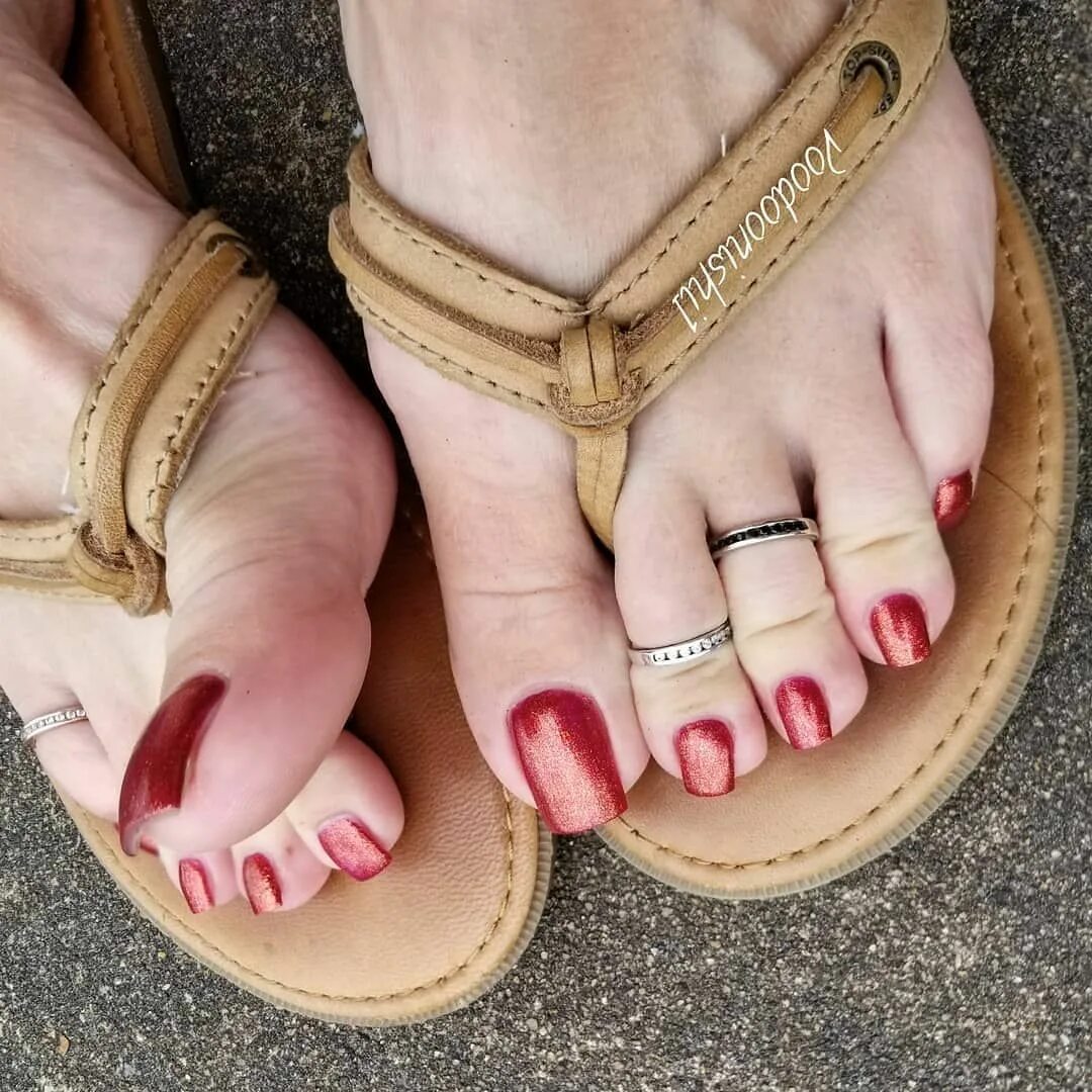 Long toenails. Длинныетногти на ногах. Удлиненные ногти на ногах. Красивые длинные ногти на ногах.