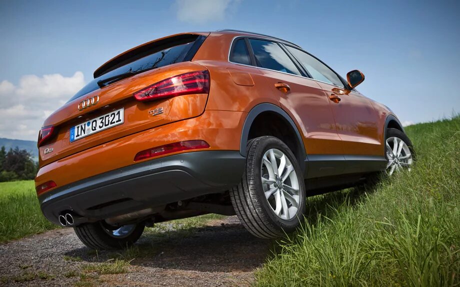 Audi q3 клиренс. Ауди q3 дорожный просвет. Просвет Ауди q3. Ауди q3 клиренс дорожный просвет.