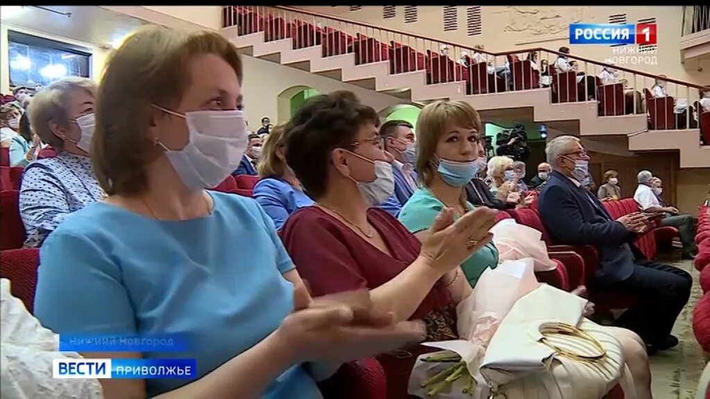 Вести приволжье нижний новгород сегодняшний выпуск. Вести приволжье выпускной. Ведущие гтрк нижний новгород. Вести приволжье сегодня. Вести приволжье заставка.