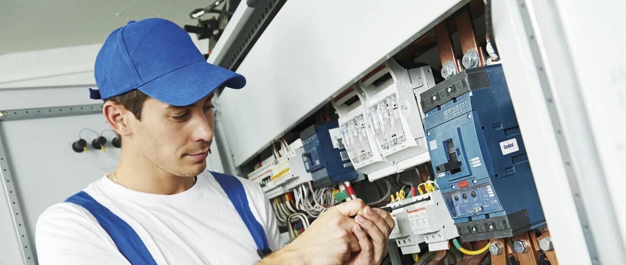 техническая эксплуатация и обслуживание электрооборудования. профессия старший электромеханик сцб. 2 электромеханик. электромонтёр ржд сцб. эксплуатация электроустановок.