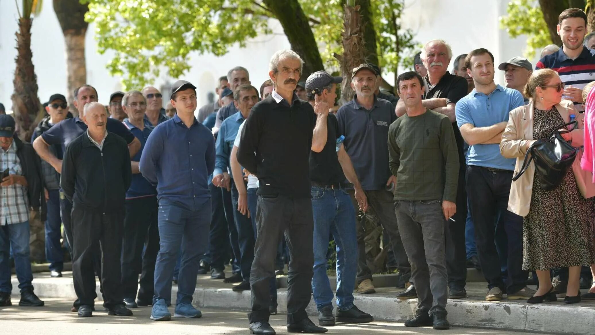 Новости абхазии сегодня 2024. Абхазия протестующие. Митинг в Сухуми. Митинг. Митинг в Абхазии 2023.