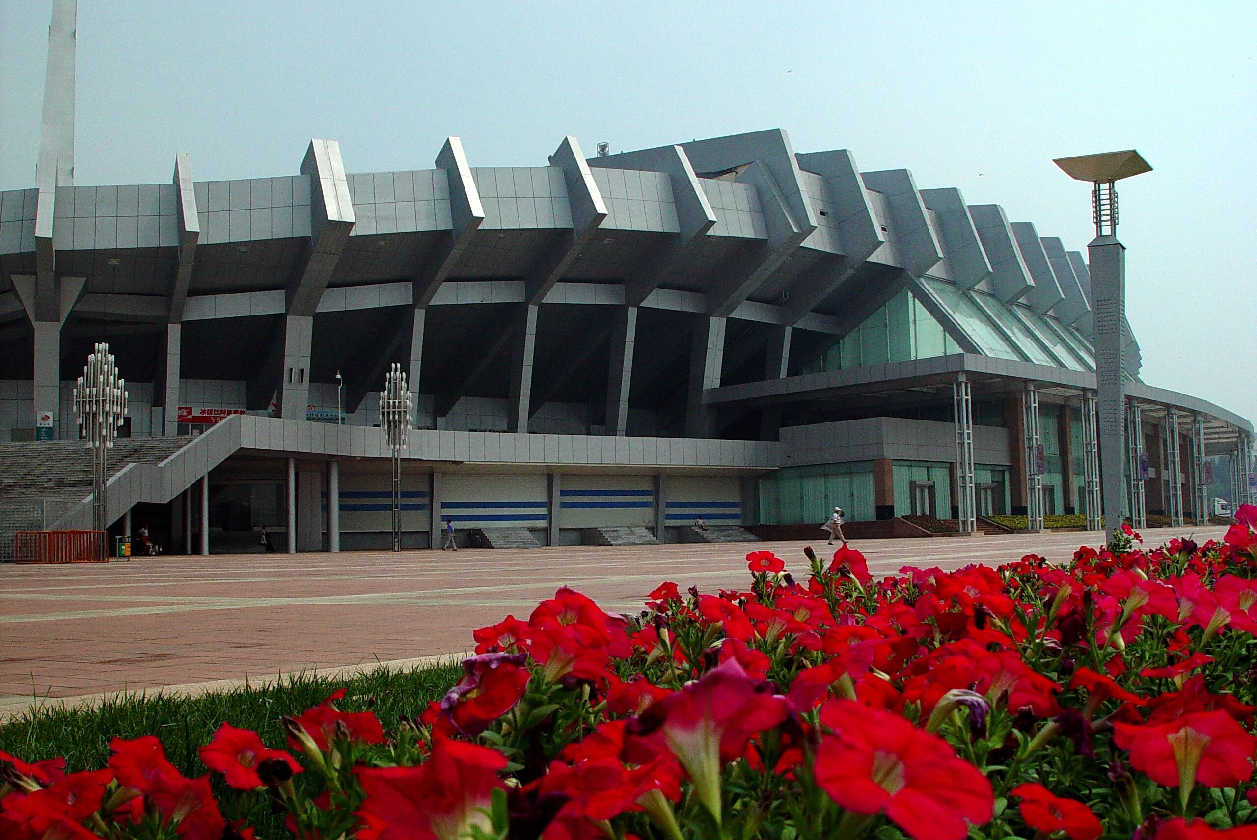 Shandong Sports Center. Цзинань Олимпик Спортс центр Стэдиум. Стадион Цзинани. Цзинаньский центр Олимпийских видов спорта (Цзинань).