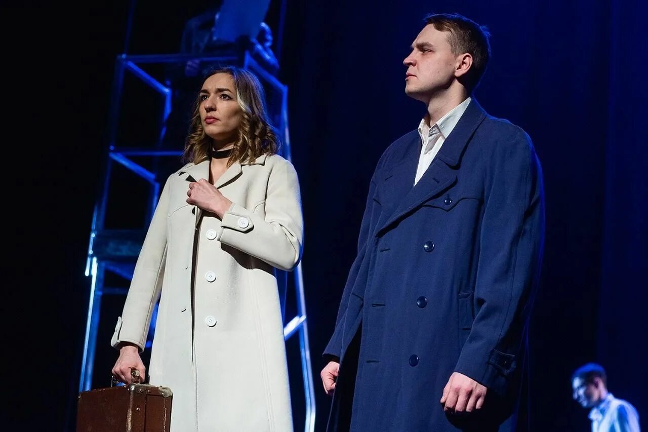 Спектакль тамбов билеты. Молодежный театр тамбов. 104 страницы про любовь спектакль. 104 страницы про любовь.