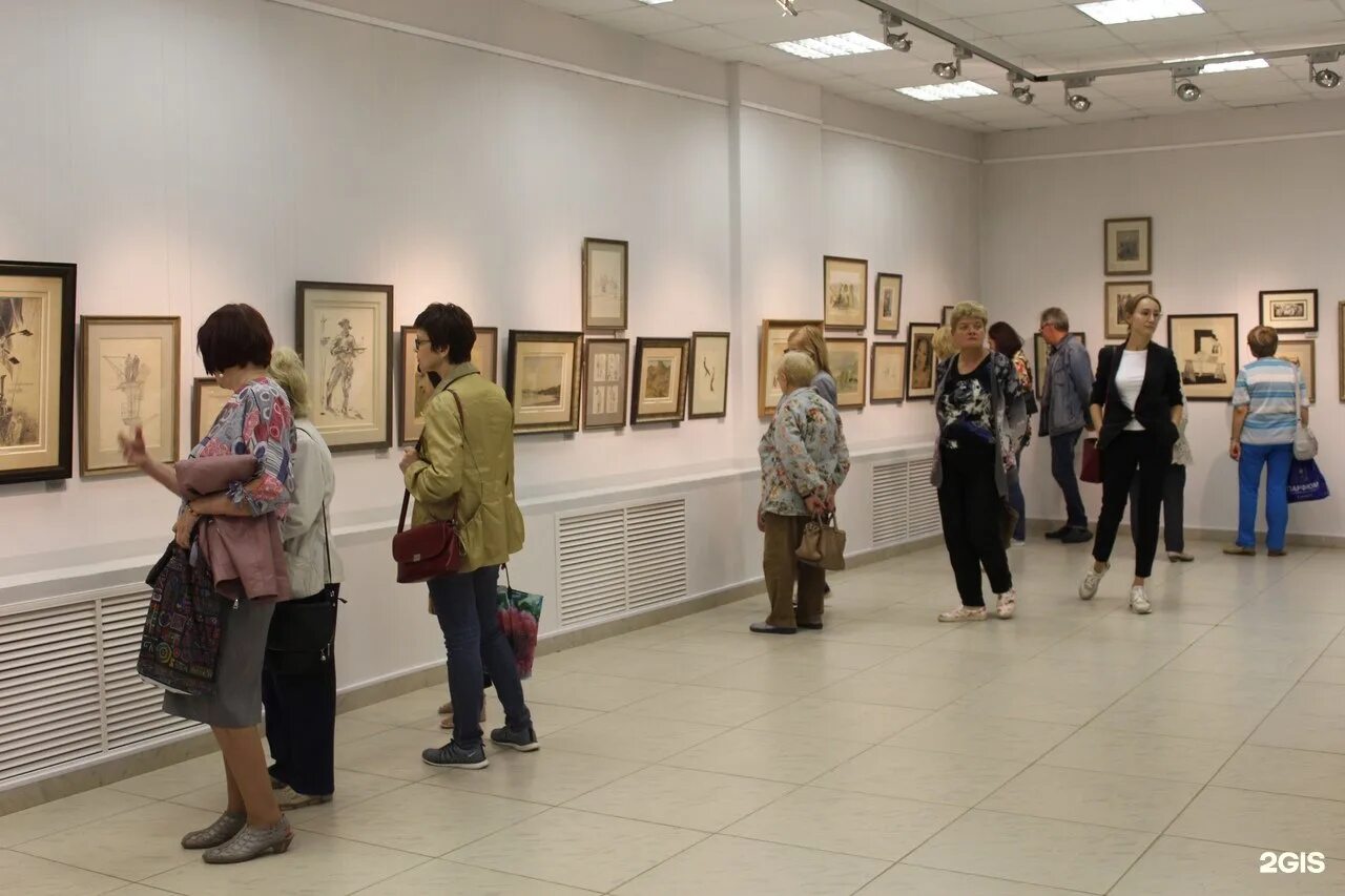 Музейно-выставочный центр тверь. Выставочный зал музей каменск-уральский. Выставочный центр тверь. Тверской городской музейно-выставочный центр. Тверской выставочный зал.