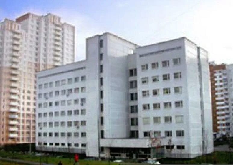 женщина в регистратуре. женская консультация 41 регистратура. стойка регистратуры в поликлинике. расписание работы врачей в поликлинике. регистратура женской консультации.