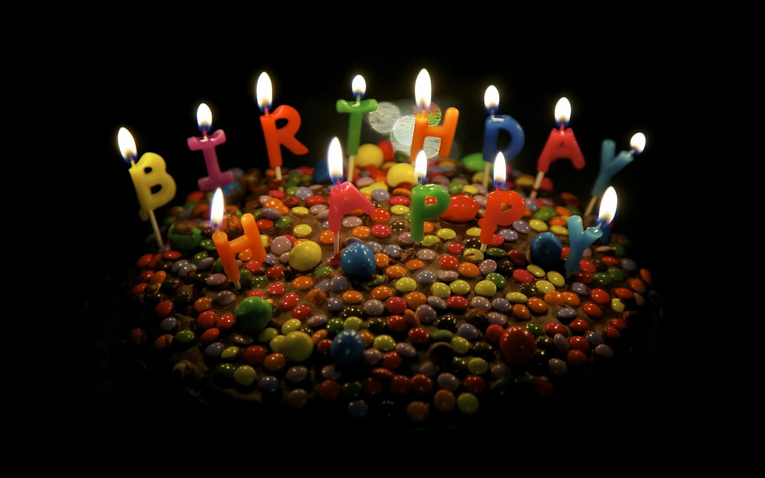 С днем рождения все новое. Тортик с днем рождения. Свеча в торт "с днем рождения". Торт со свечками. Свечи для торта.
