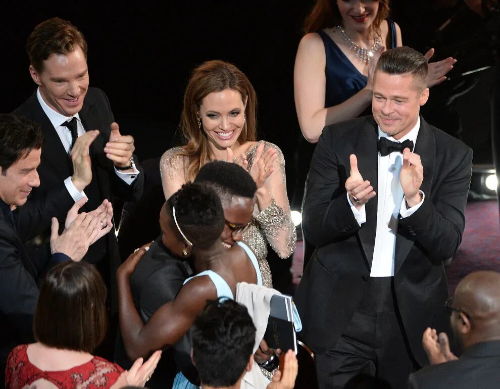 Анджелина Джоли и Брэд Питт Оскар 2014. Джон Траволта Оскар 2014. Люпита Нионго и бред Питт.