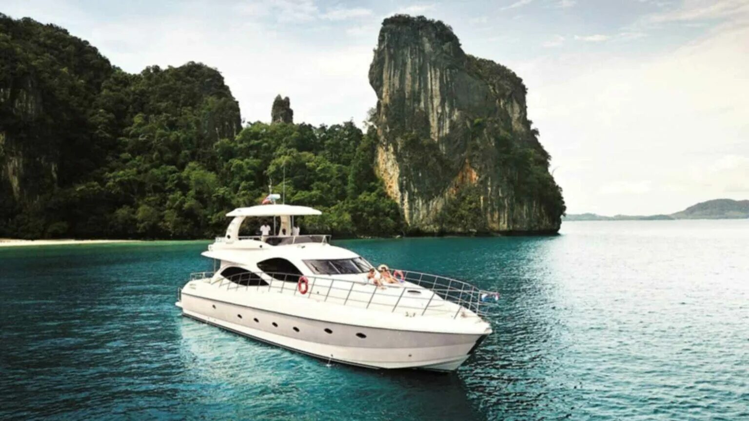 Travel boat. Travel by boat. Лодка вояджер 270кг. Катер для путешествий. Лодка тревел макс 830.