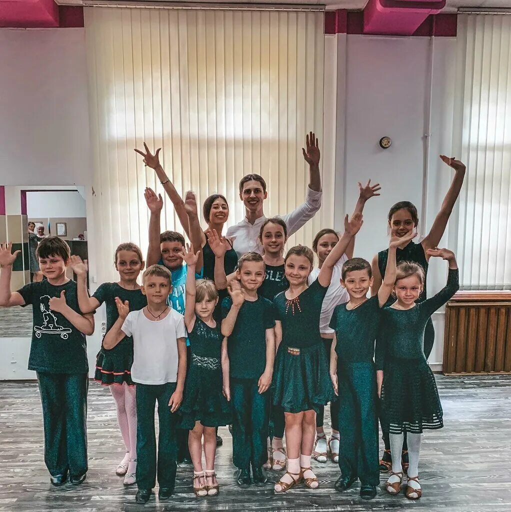 клуб танцы адрес. школа танцев хип хоп. танцевальные студия в здоровье. каминари танцевальная студия. клуб танцы адрес.