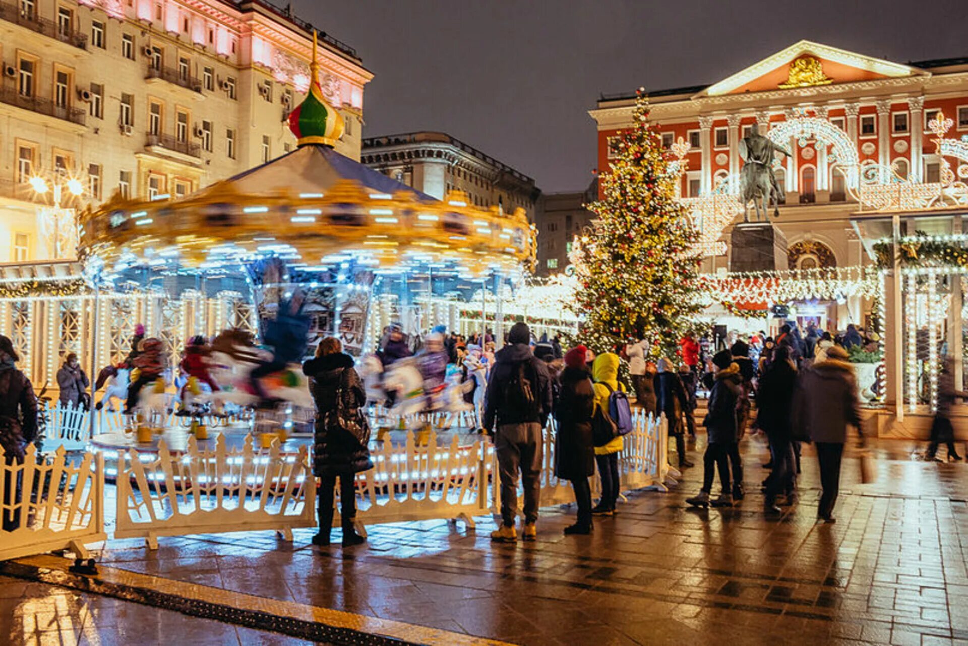 Новогодние каникулы. Елку на ленина рязань 2023. Тюбинг сочи роза хутор. Город зимой. Куда сходить в новокузнецке с детьми.