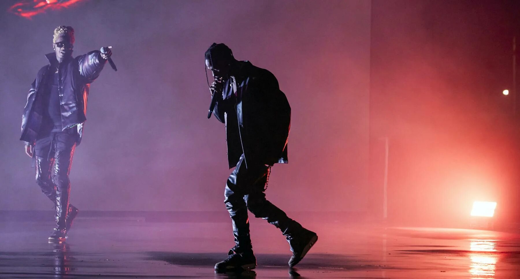 Travis scott i know перевод. Трэвис скотт. travis scott 2025. travis scott 2025. трэвис скотт в полный рост.