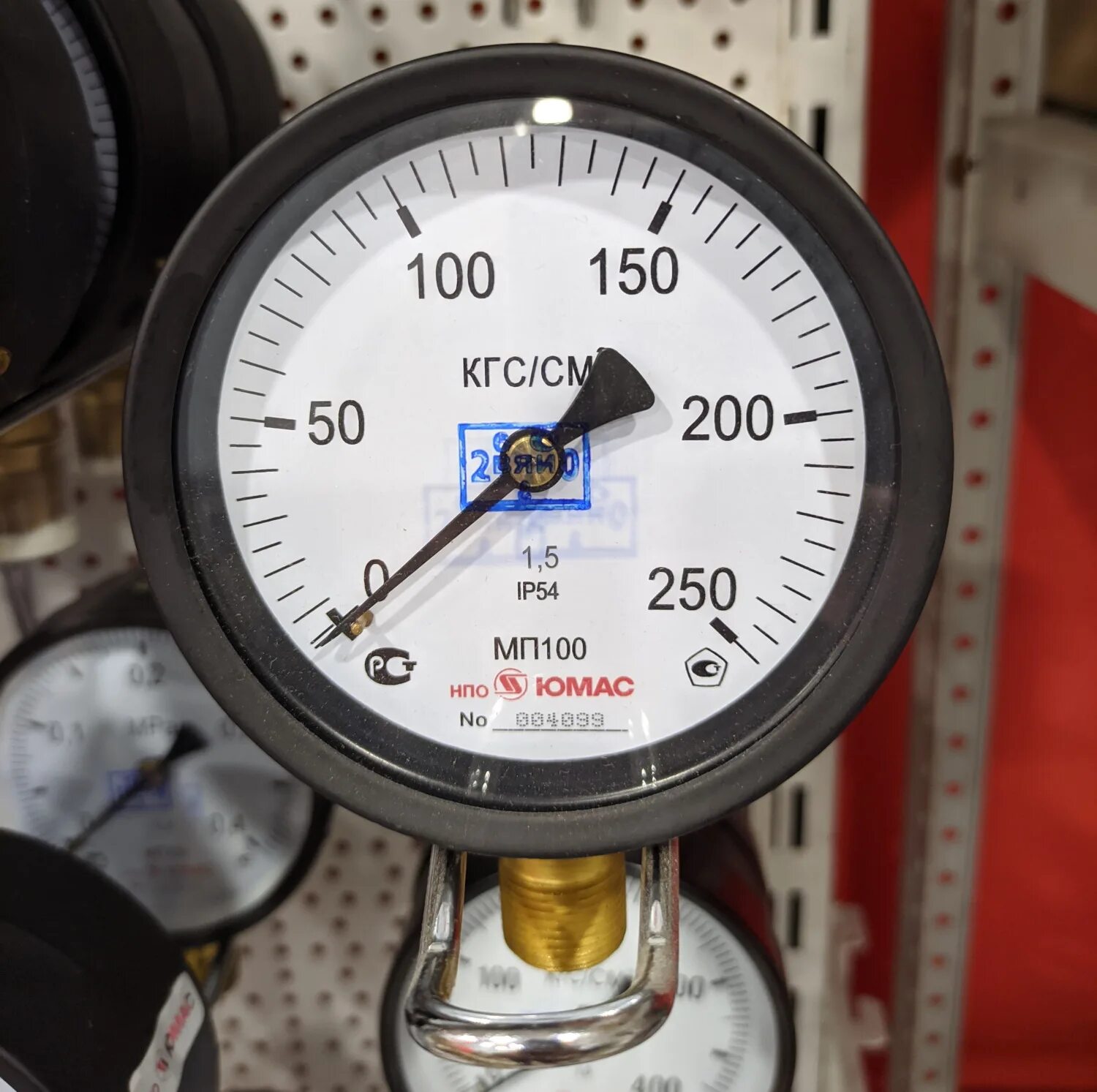 1-0. Манометр 0. Пресс гидравлический ручной для поверки манометров. Мановакуумметр тмв-510. Испытание на давление 1 0 мпа.