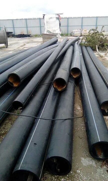 Фото срезанных труб. Обрез трубы. Обрез трубы. Труба пнд толстостенная. Пнд труба 300мм обрезки.