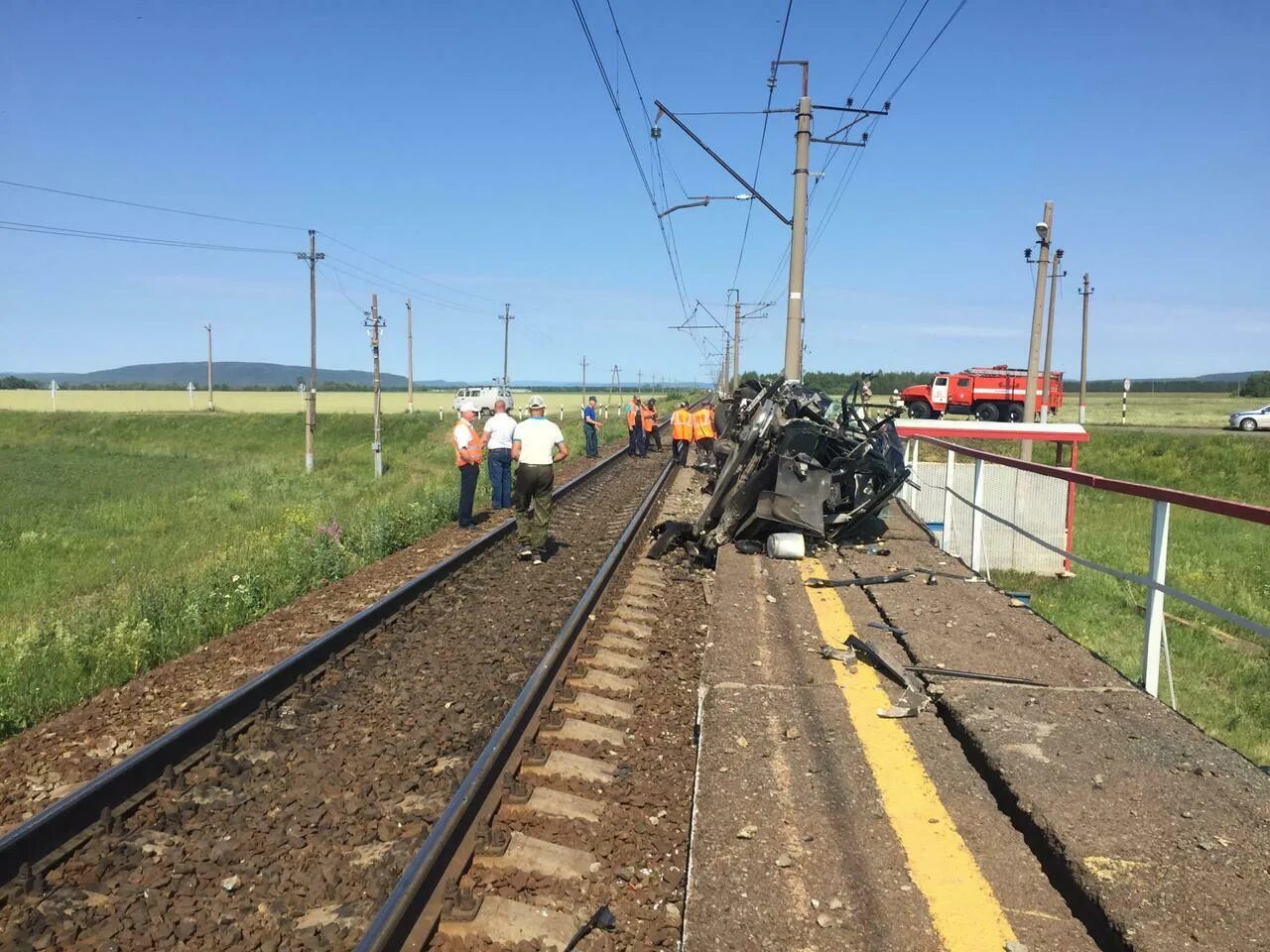 Авария на железной дороге. Железнодорожный переезд. ЖД переезд.