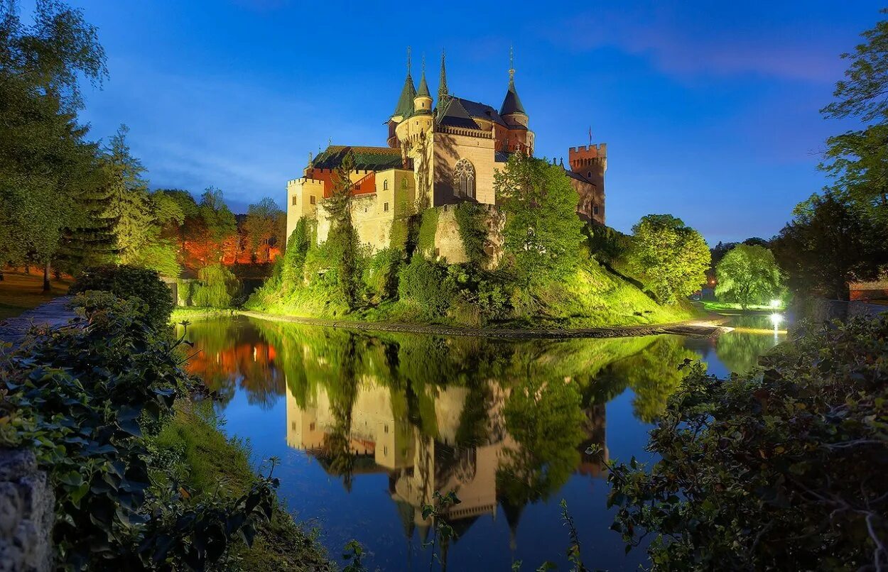 Бойницкий замок. Замок Бойнице Словакия. Замок Эльц. Замок Бурштейн Германия. Красивые места европы