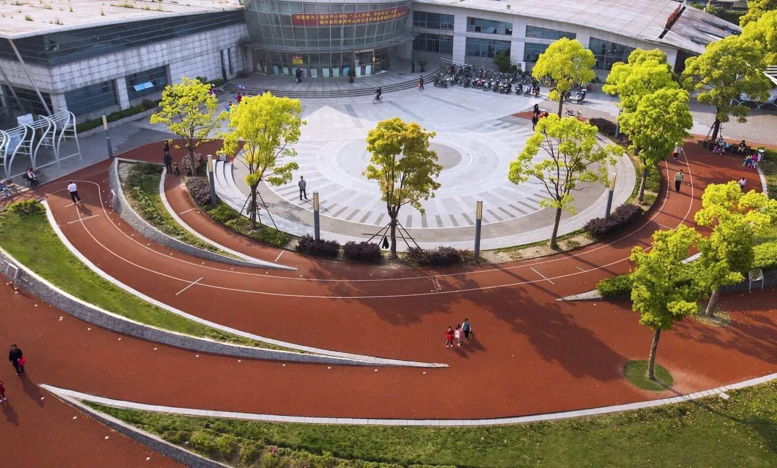 Благоустройство стадионов. Спортивный парк Zhangmiao exercise Park. Амфитеатр парк Тимирязевской. Спортивный парк Zhangmiao exercise Park ландшафт. Парковый амфитеатр Китай.