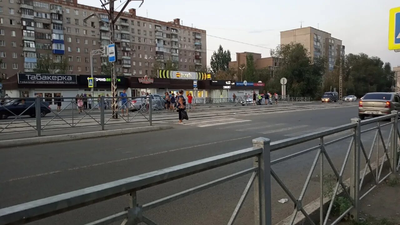 Проезд новотроицк. Остановка винокурова новотроицк. остановки новотроицк. ограждения для остановок. остановка новотроицк в новотроицке.