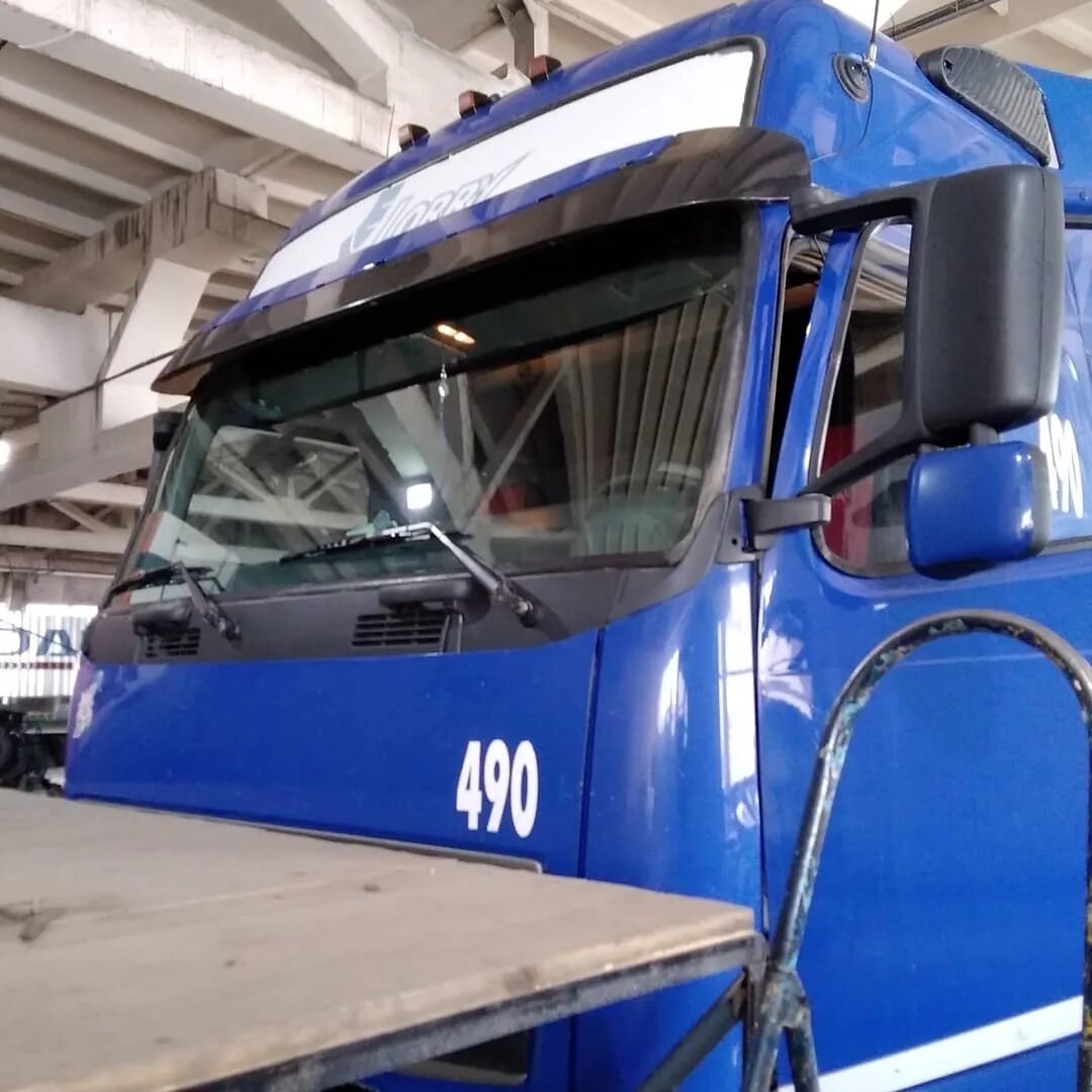 Гласс для грузовиков. Стекло для грузовых автомобилей. Автостекла для грузовиков. Автостекла для грузовиков. Стекло лобовое 5320 кмк.