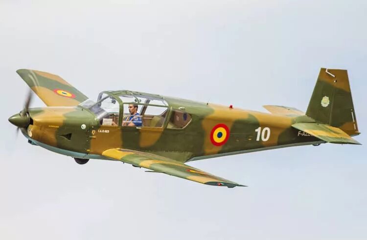 Iar 93b. Iar 823. iar-93 румынский самолёт. иар 95 самолет румыния. iar-823 самолет.
