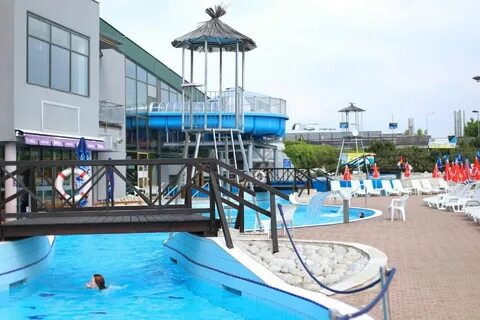 Aqua palace