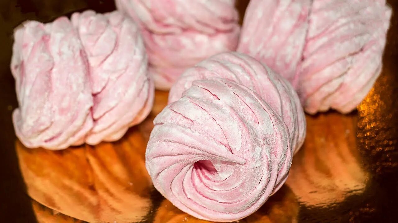 Мп зефир. Малиновый зефир. зефир с малиной. зефир на агаре. малиновый зефир фото.