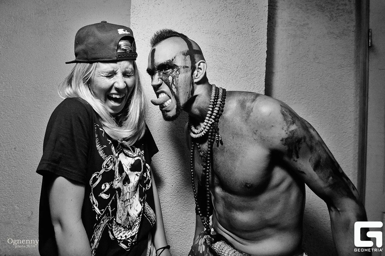 Катя самбука глубокое отверстие. Самбука танец. Группа 2rbina 2rista жанр. Песня турбины и самбуки. Самбука клипы.