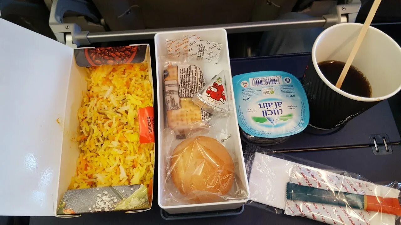 Flydubai питание на борту москва дубай. Питание эмирейтс. Смешные прикольные картинки бортовое питание. Emirates economy class. Питание flydubai.