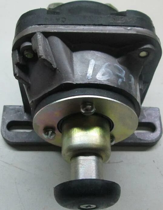 выключатель массы 1212. 3737. переключатель света п147 м-04-29 главного света 2533. 3768-02. выключатель мтз.