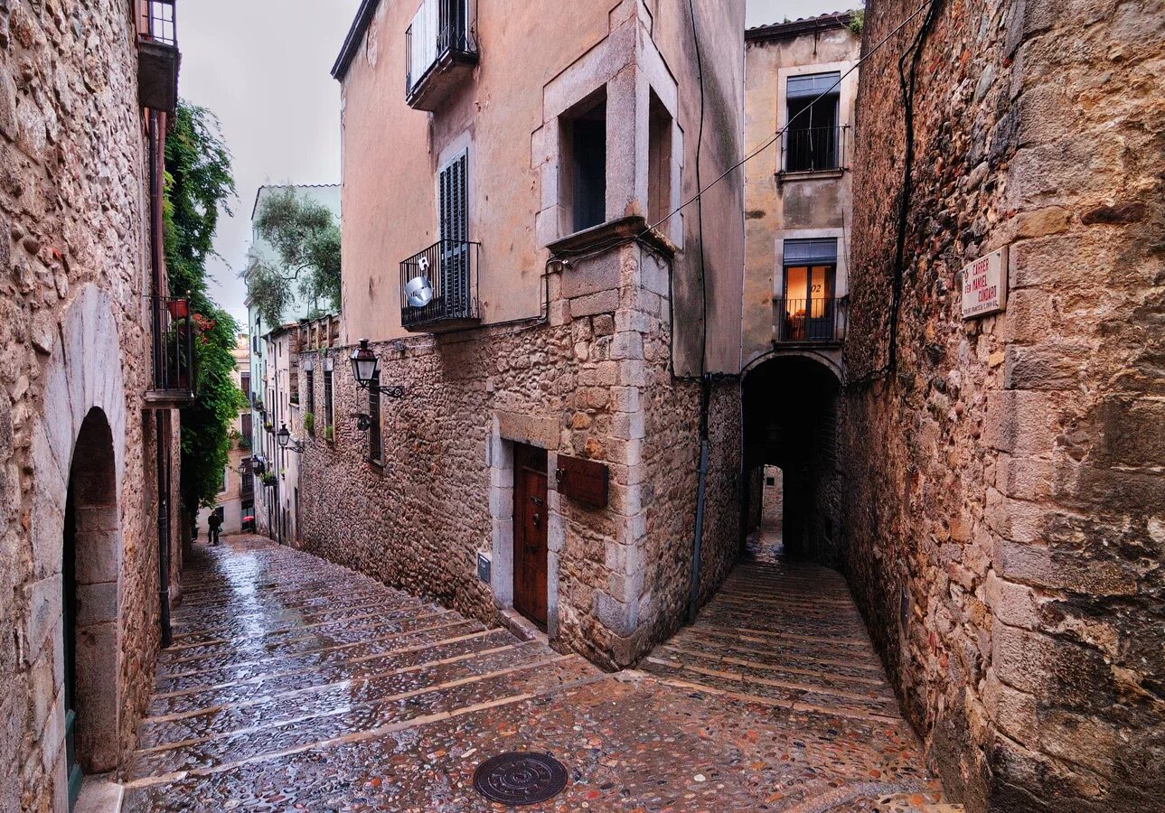 Жерона. Жирона испания. Жирона испания достопримечательности. Жирона испания достопримечательности. Испания г.