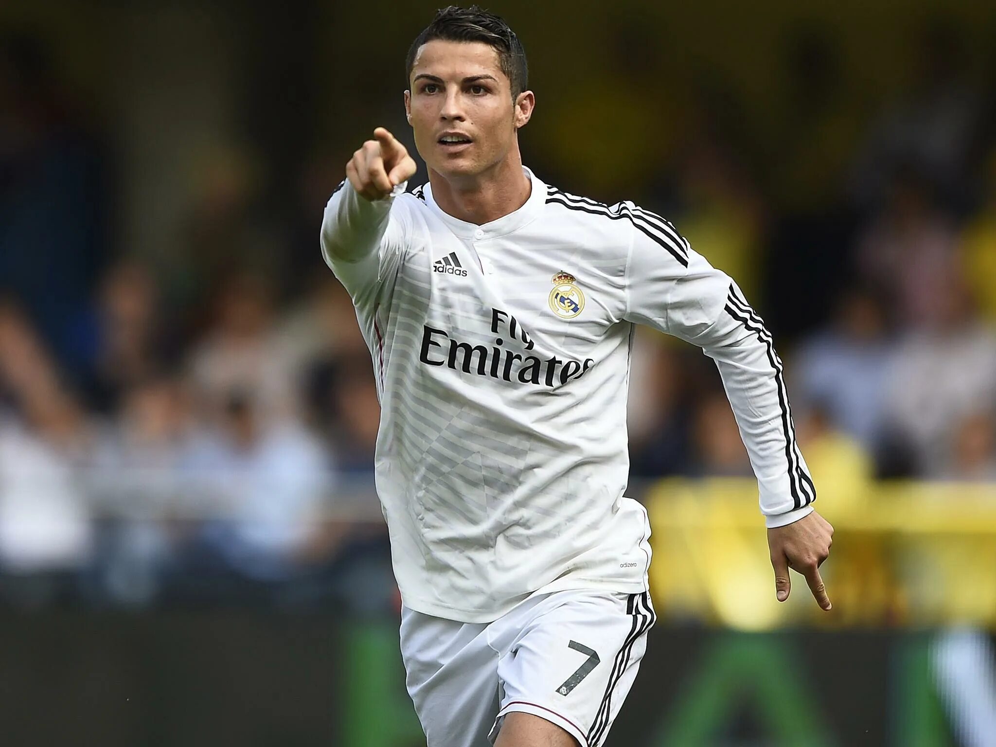 Роналду и мендеш. Криштиану роналду песня. Ronaldo look. Криштиану роналду 2008. Музыка роналдо.
