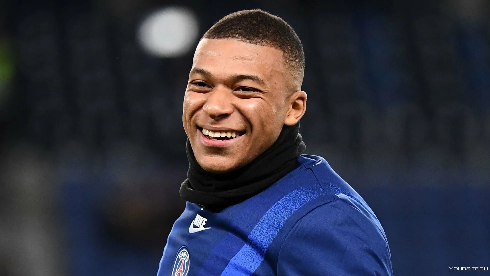 Сколько лет килиану. Клииан м баппе. Kilian mubape. Kylian Mbappe. Килиан Мбаппе улыбается.